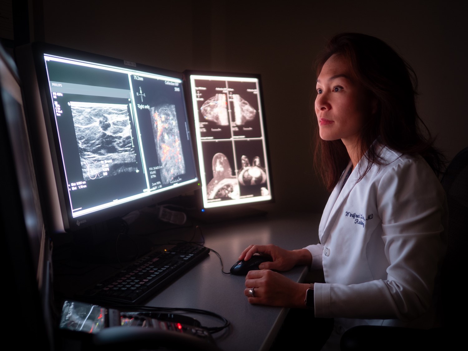 Dr. Leung reading breast images